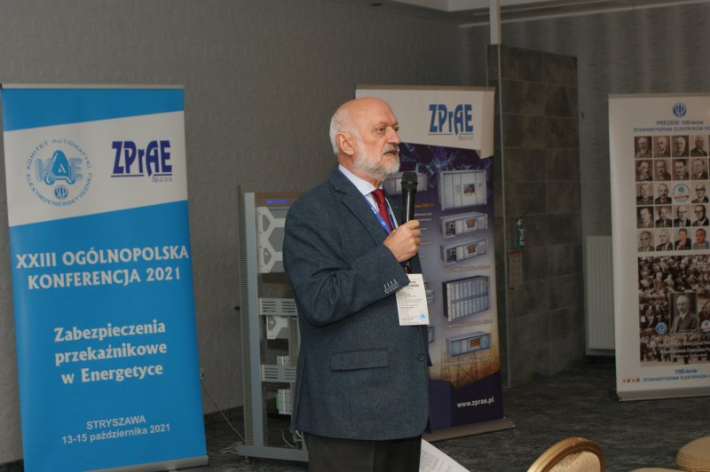 profesor Eugeniusz Rosołowski otwiera obrady konferencji
