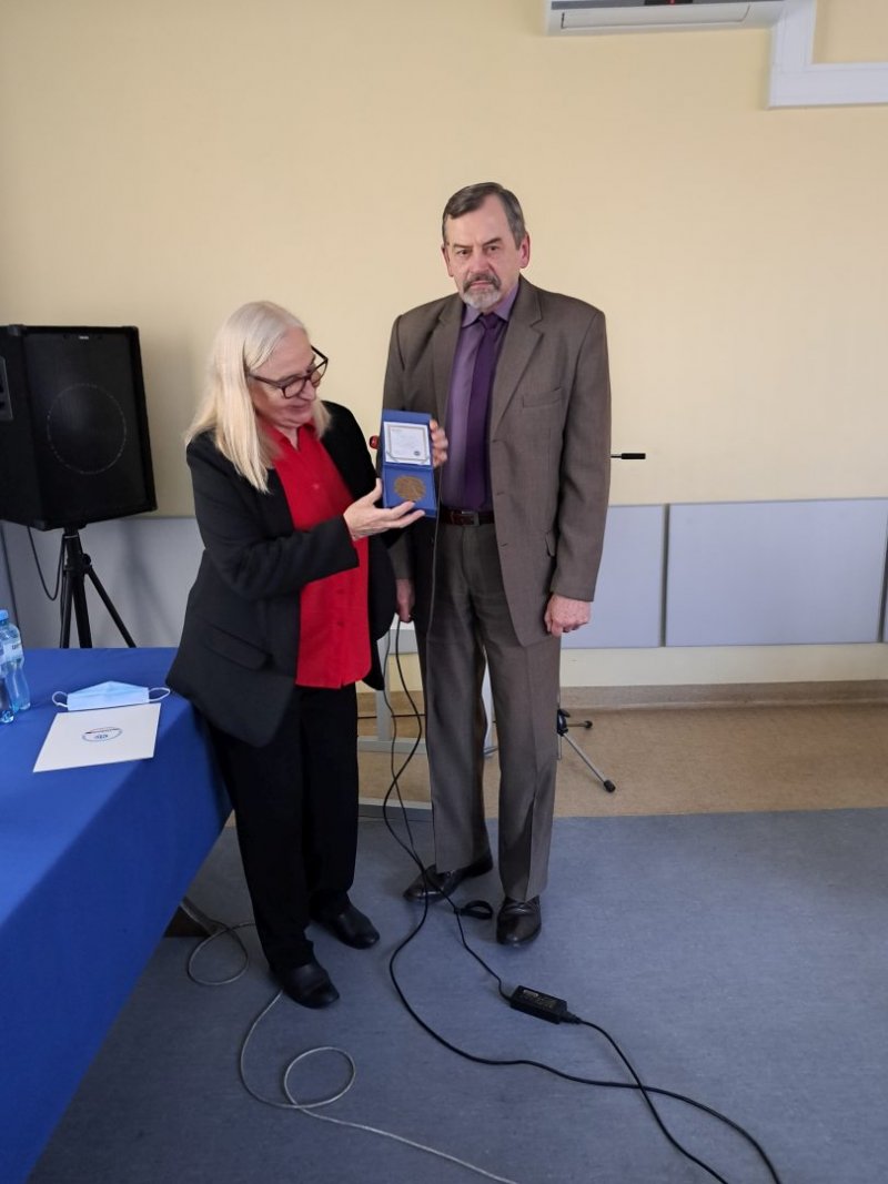 Wręczenie Medalu 100-lecia SEP Koledze Markowi Zajączkowi