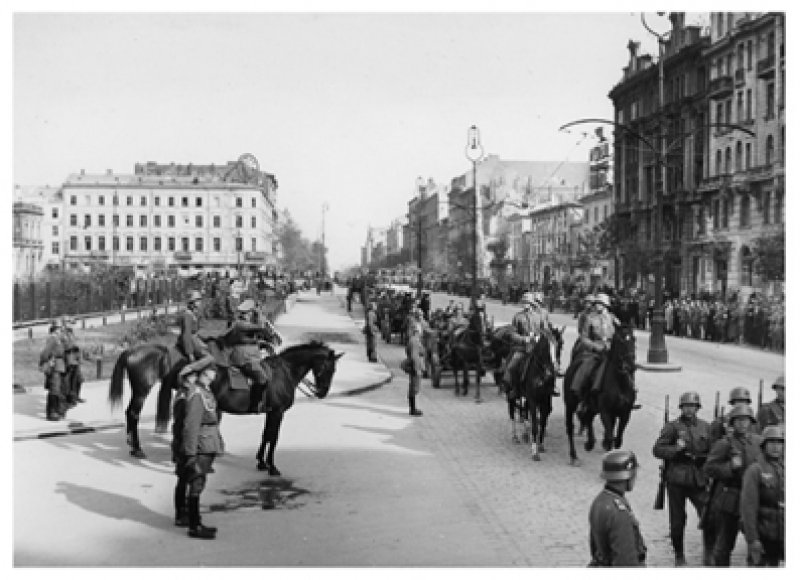 Zdj. 5. 1 października 1939 roku, Warszawa, Al. Jerozolimskie- początek niemieckiej okupacji [7]