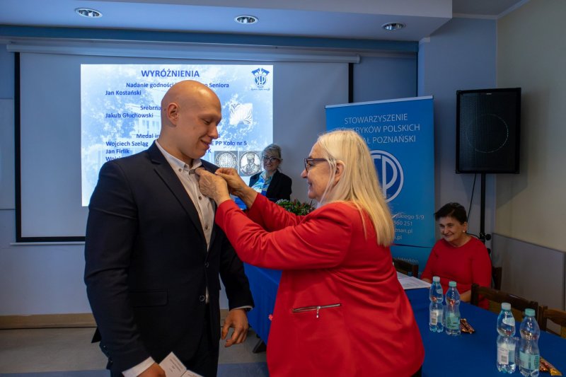 Srebrną Odznakę Honorową SEP otrzymuje Kol. Jakub Głuchowski