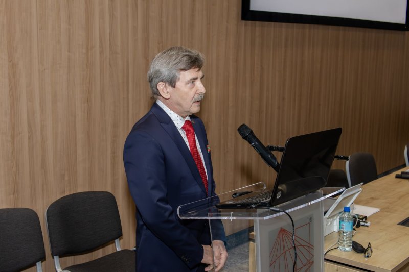Prowadzący obrady 63. WZDO – Kolega Jan Kostański