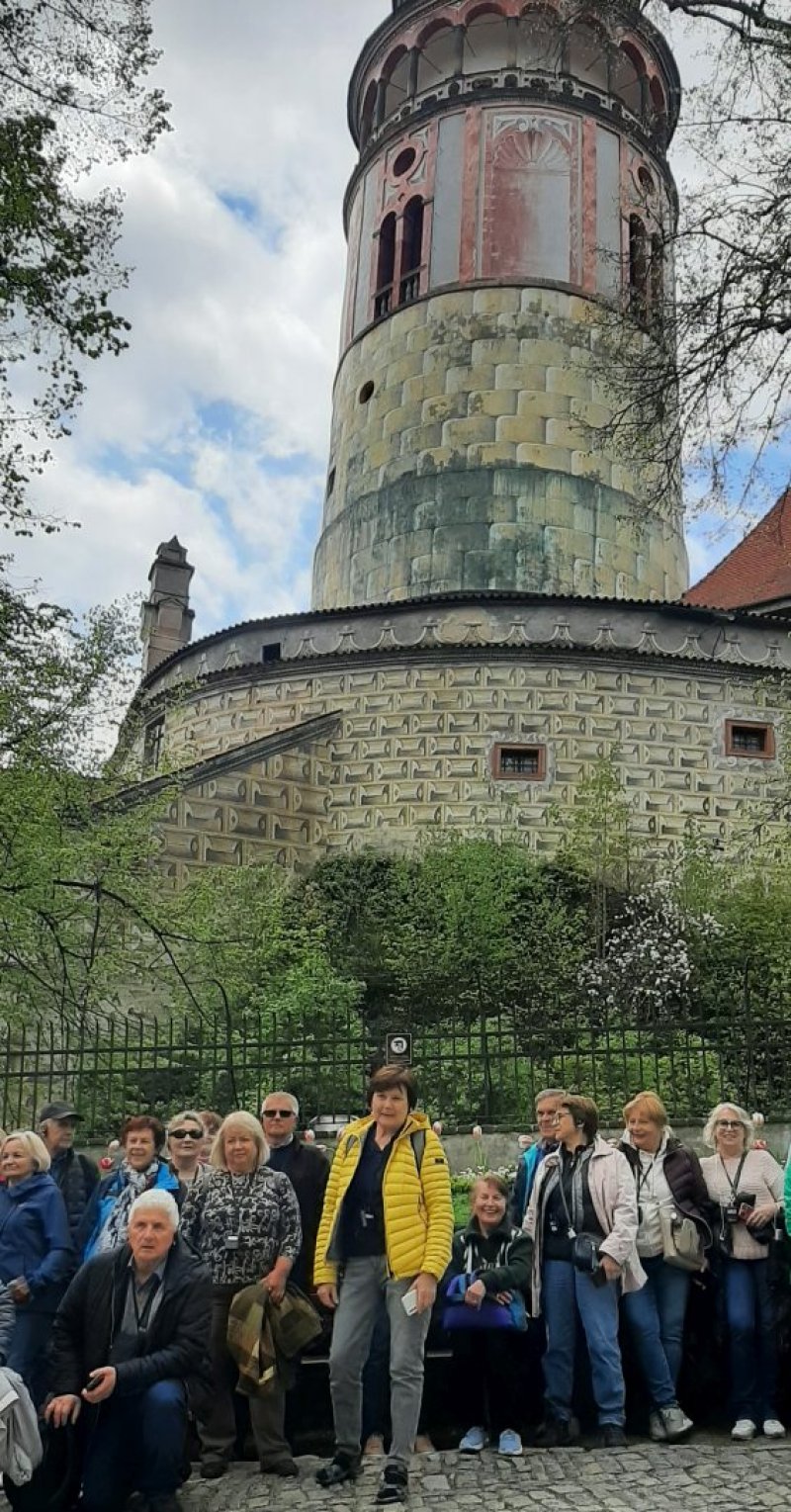 Podgląd Niedźwiedzie pilnują malowanego dzbanku z krumlovskiego zamku - Český Krumlov - Czechy fot. A Szlachta