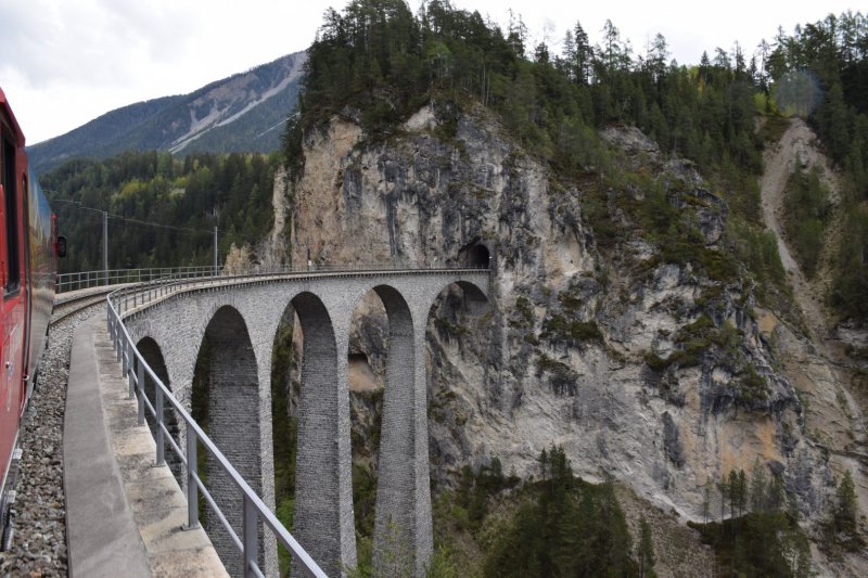 Wiadukt Landwasser - pociąg Berenina - Szwajcaria fot. M. Niedziałek