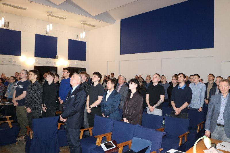 Uczczenie minutą ciszy zmarłych Członków Oddziału Łódzkiego SEP