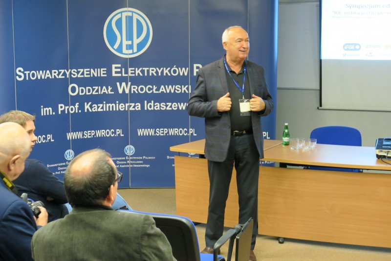 przywitanie gości przez Prezesa Wrocławskiego Oddziału SEP - mgr inż. Edwarda Ziaję
